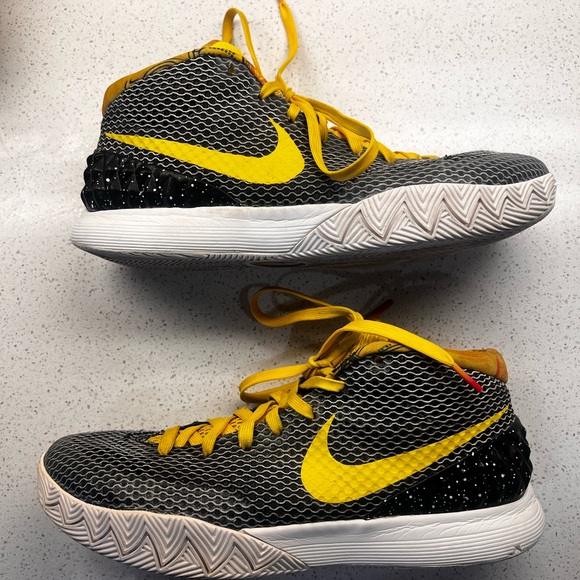 Nike Kyrie 1 ‘Rise’ Men’s Size 10 w/OG Box - Picture 1 of 9